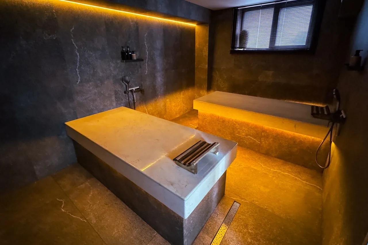 Хаммам с тёплым каменным столом в Dusha spa, Алматы